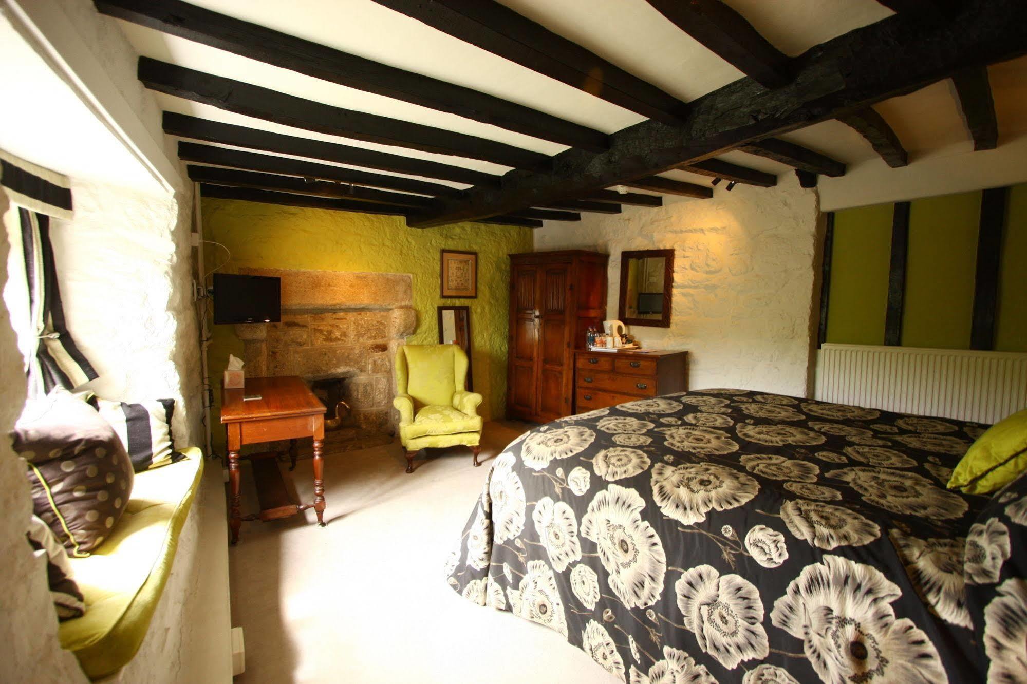 The Oxenham Arms Hotel Devon South Zeal Buitenkant foto